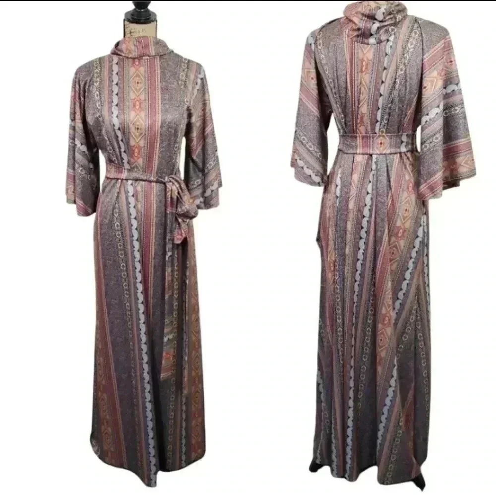 Vintage 70s Handmade Pashmina print dress. With pockets